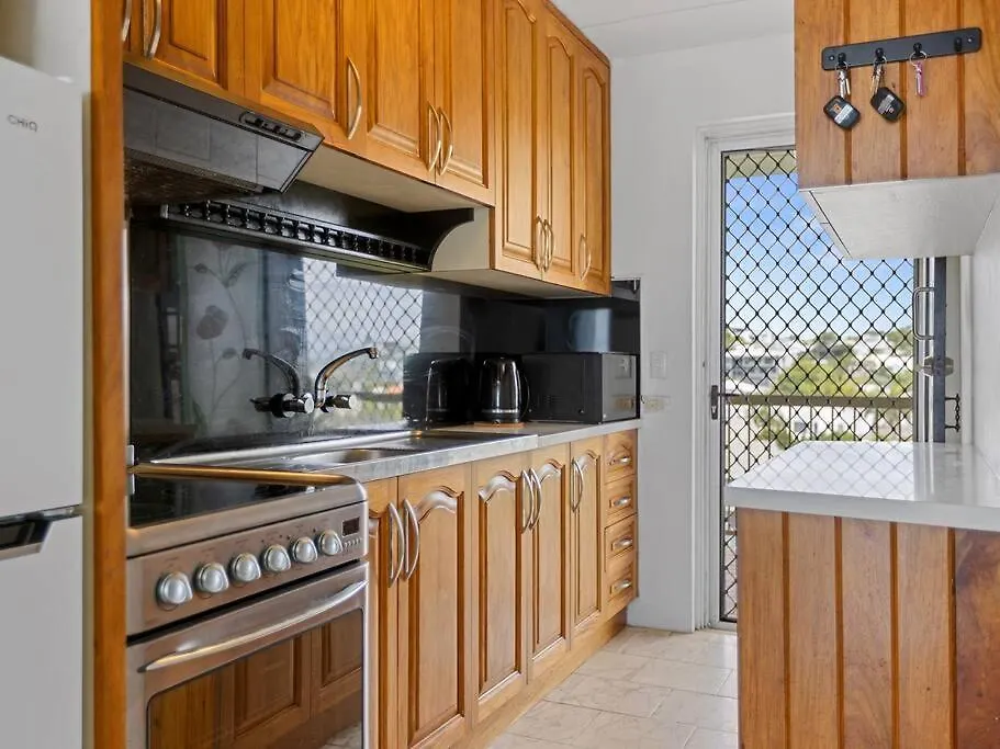 2 Bedroom Top Floor Beach Front Escape Alexandra Headland