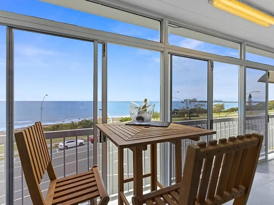 Apartment 2 Bedroom Top Floor Beach Front Escape Alexandra Headland Australia