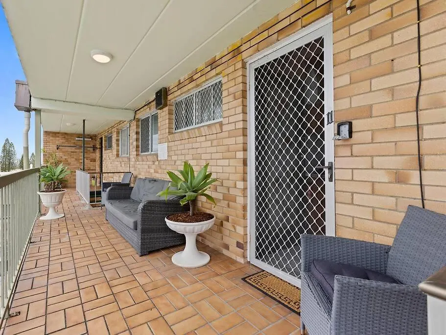 Apartment 2 Bedroom Top Floor Beach Front Escape Alexandra Headland